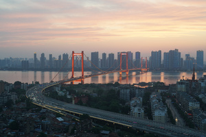 武汉地标鹦鹉洲长江大桥日落车流延时摄影10秒视频