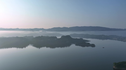 重庆长寿湖清晨湖面航拍视频