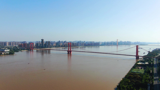 4K航拍武汉鹦鹉洲长江大桥视频