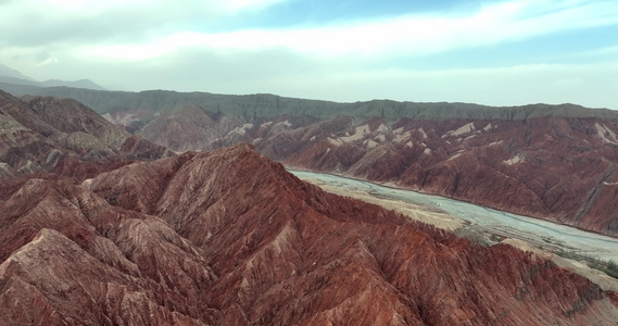 新疆奥依塔克红山谷南疆火焰山航拍视频