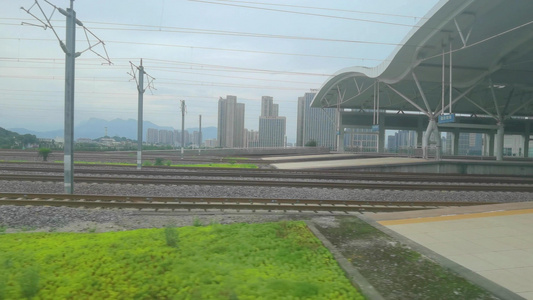 4K实拍第一视角高铁驶出站台视频