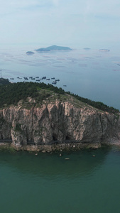 大海海浪沙滩礁石岛屿竖屏航拍视频