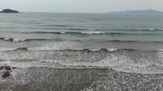 航拍大海海浪浪花视频