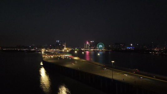 航拍广深沿江高速前海收费站夜景车流视频