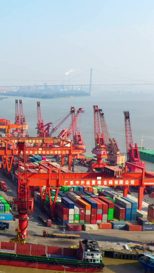 航拍广州货运码头港口视频素材物流运输35秒视频