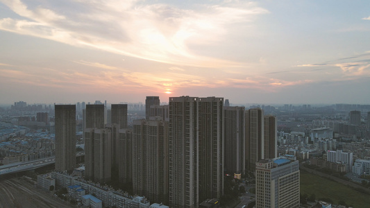 航拍城市风光落日晚霞夕阳天空素材视频