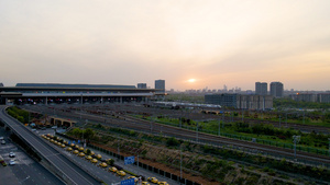 4k航拍南京南站高铁行驶18秒视频