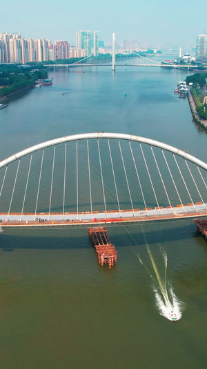 广州观光行人天桥建筑工地建设中航拍广州55秒视频