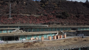 西藏林芝喜玛拉雅·大峡谷酒店航拍原始素材0217秒视频