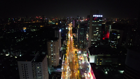 城市夜景交通车辆行驶灯光航拍视频