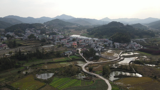 大气航拍乡村生活山脚下的小村庄航拍 视频