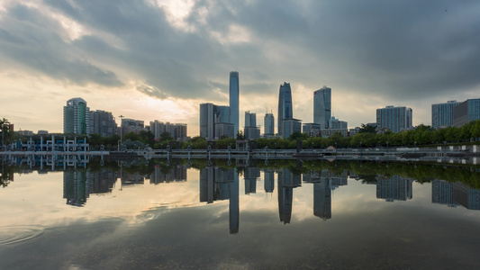 东莞第一高楼民营国贸日出延时风光视频