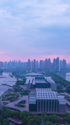 航拍延时摄影城市夕阳晚霞落日天空湖景风景素材天空素材24秒视频