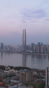 航拍城市地标天际线商务建筑江景风光素材城市天际线视频