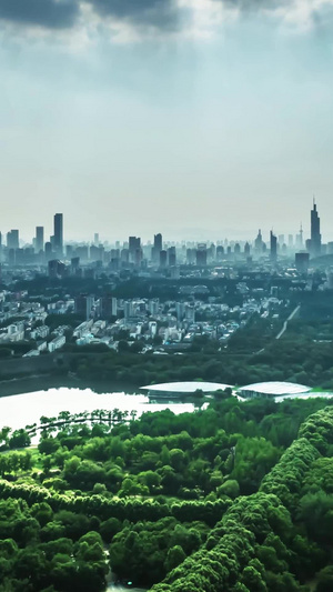 航拍延时摄影南京城市全景中山植物园耶稣光11秒视频