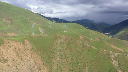 西藏村庄自然风光4K航拍视频