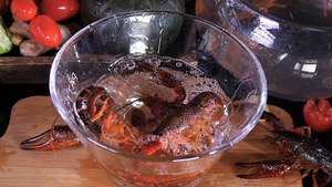 麻辣龙虾食材准备28秒视频