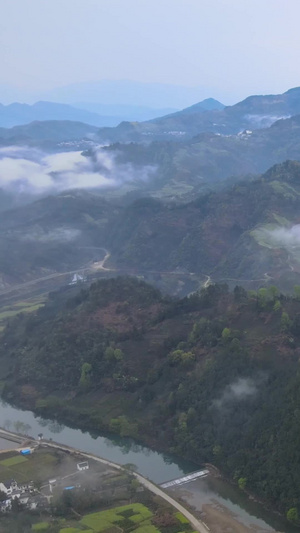 航拍皖南大山中的山村村落民居深山老林120秒视频