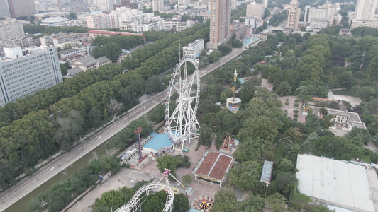 郑州人民公园白天4K航拍视频视频