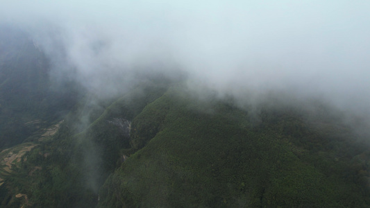 航拍湖南湘西5A级景区德夯大峡谷云雾天气自然风光4k素材视频