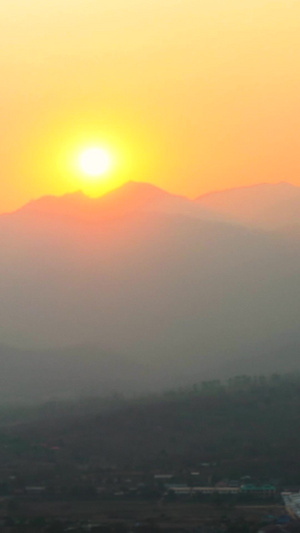 太阳落山夕阳西下朦胧延时日出日落20秒视频