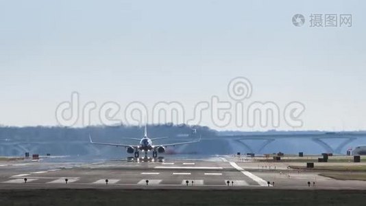里根国家机场起飞视频