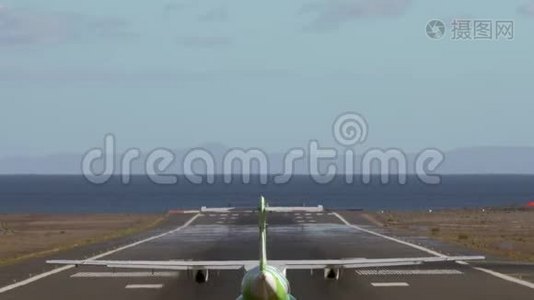 绿色飞机的尾巴视频