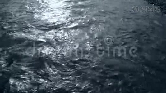 河的波浪水面..视频