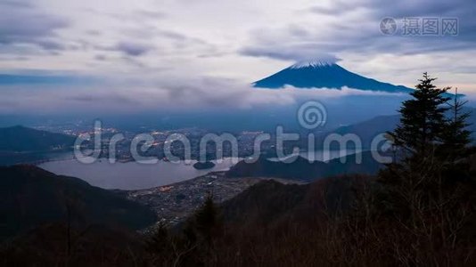 4日本富士山白天到晚上的时间间隔视频