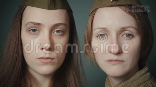 穿苏联制服的年轻妇女录像视频