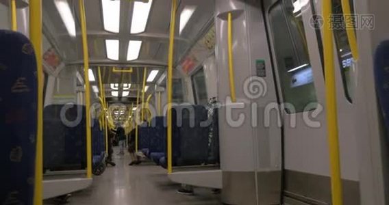 斯德哥尔摩地铁的运输视频