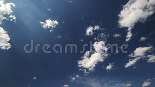 蓝天，晴空，美丽的云视频