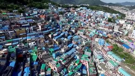 亚洲，韩国釜山，萨哈古，嘉川文化村的鸟瞰图视频