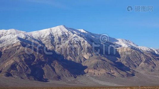 内华达山脉在雪中死亡谷国家公园视频