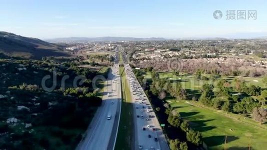 天梅库拉谷高速公路的鸟瞰图。 加州，美国。视频
