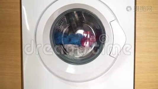 洗衣机带开衣门..视频
