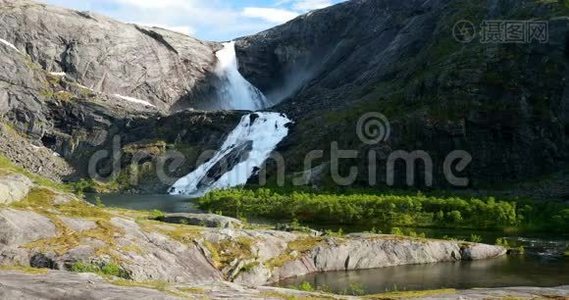 Kinsarvik，Hordaland，挪威。 Hardangervidda山高原瀑布Sotefossen。 著名的挪威地标视频