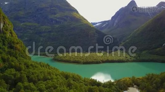 挪威的Geiranger峡湾和Lovatnet湖鸟瞰图视频