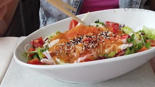 日本鱼糜沙拉视频