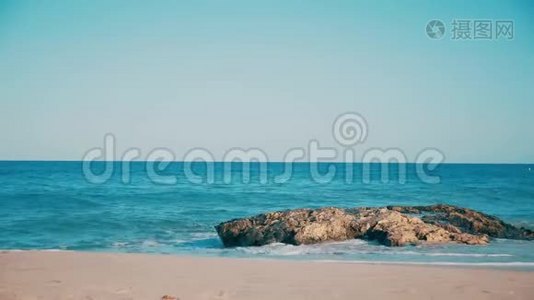 巴利阿里群岛，佛门蒂拉，岩石天堂海滩视频
