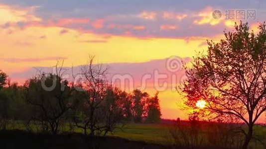 春景，夕阳西下.. 时间流逝。视频