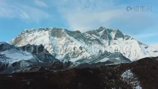 努普采山和罗特采南面。 鸟瞰图视频