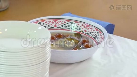 不同种类的手指食物和香料视频