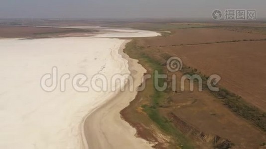 迈科莱夫地区的图兹拉盐湖视频