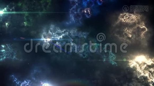 摄像机穿过外层空间。 围绕着未知的奇妙星系和恒星。视频