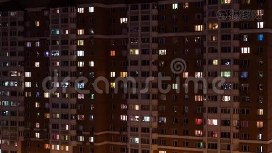 住宅楼宇夜间窗户的时间间隔-立面图视频