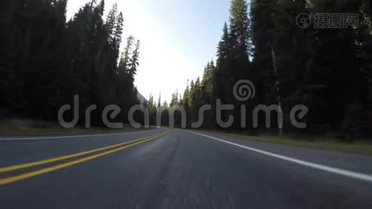 北卡斯卡德斯山环路以上的道路视频