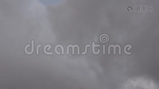 热带雨前的灰云视频