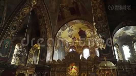 圣佩特斯堡，俄罗斯-8月4日，2019年：教堂大教堂或寺庙室内。 基督教。视频