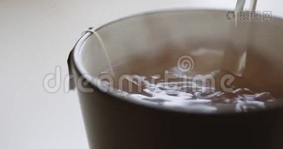 茶袋用杯子冲泡视频